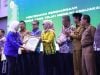 Bupati Barru Terima Penghargaan Dari KMS-PE