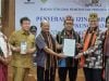 Taruna Ikrar Serahkan 41 Nomor Izin Edar BPOM ke Gubernur NTT Melkiades, Perkuat UMKM Sesuai Amanah Presiden Prabowo