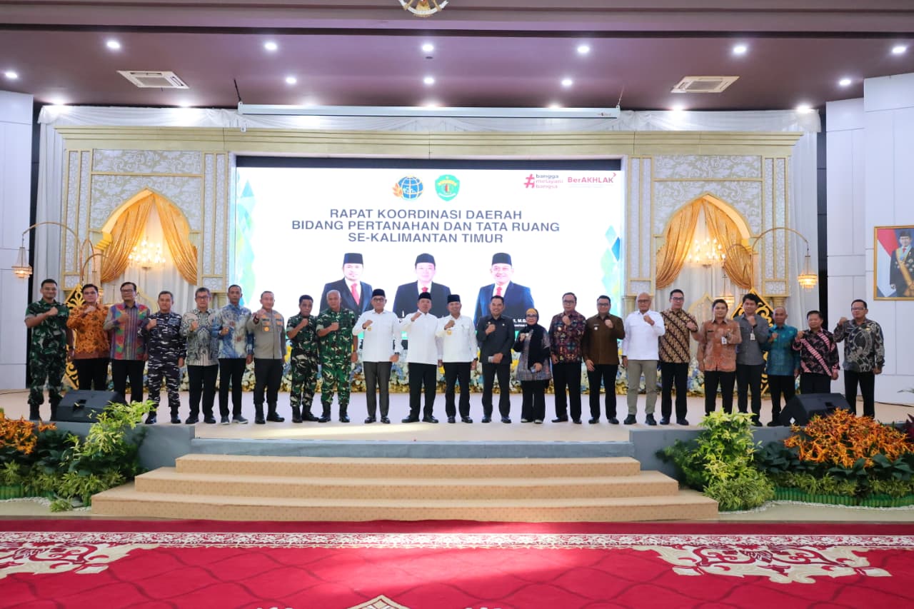 Rapatkan Barisan Kepala Daerah